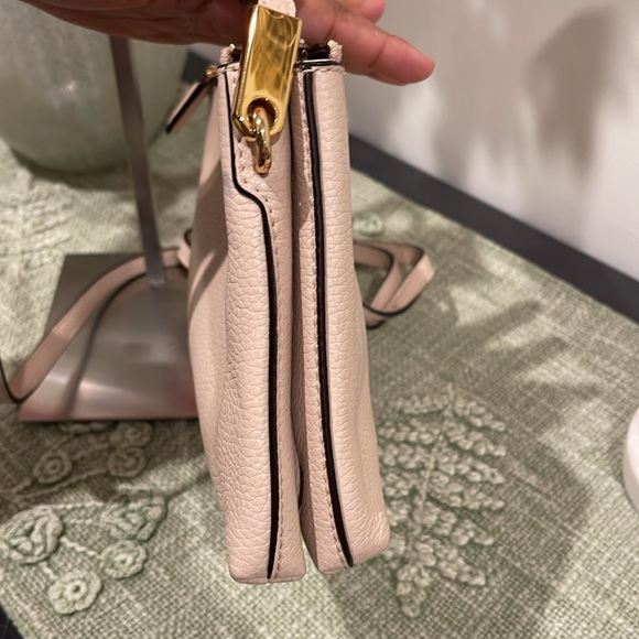 Marc Jacobs Vegan Leather Double-Zip Crossbody - Picture 6 of 16